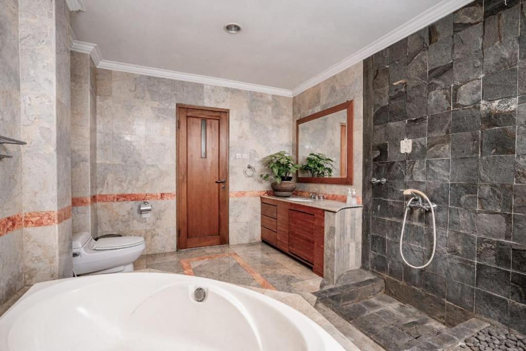 Pasteur Beautiful Luxury Home Бандунг Экстерьер фото