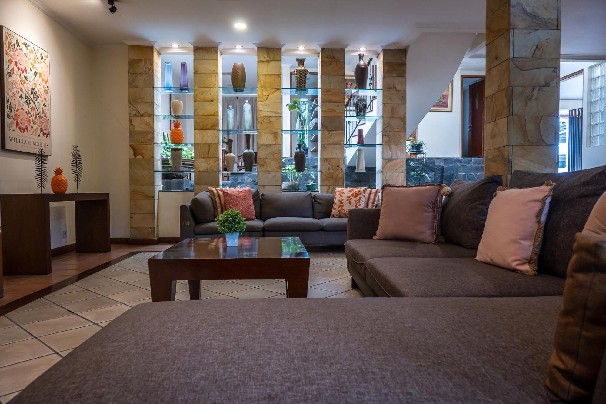Pasteur Beautiful Luxury Home Бандунг Экстерьер фото